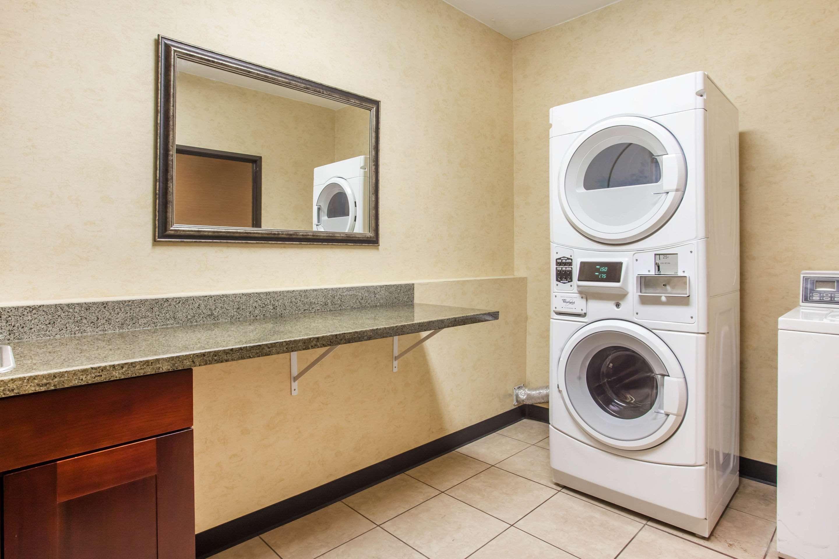 Comfort Suites Near Vancouver Mall Luaran gambar