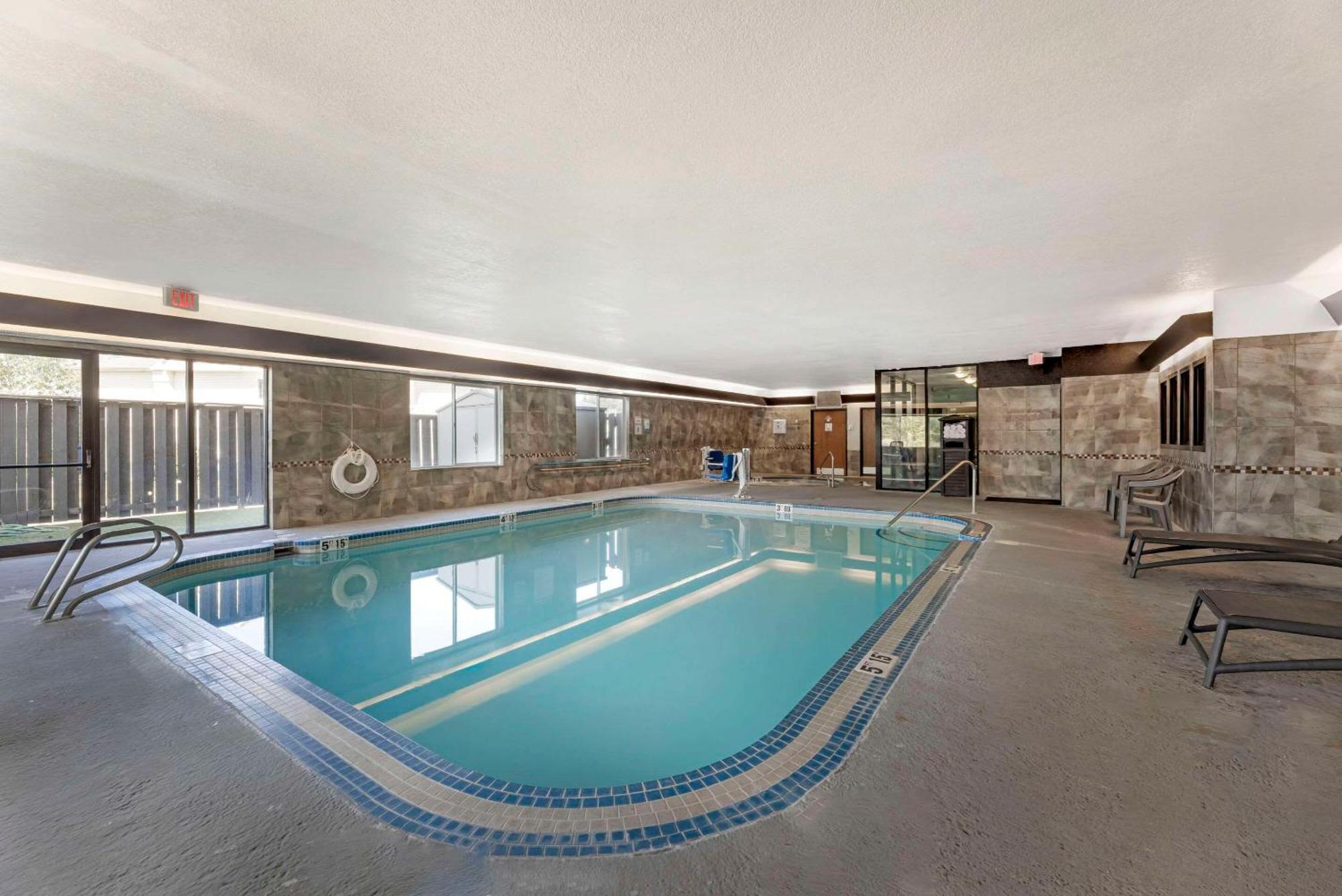 Comfort Suites Near Vancouver Mall Luaran gambar
