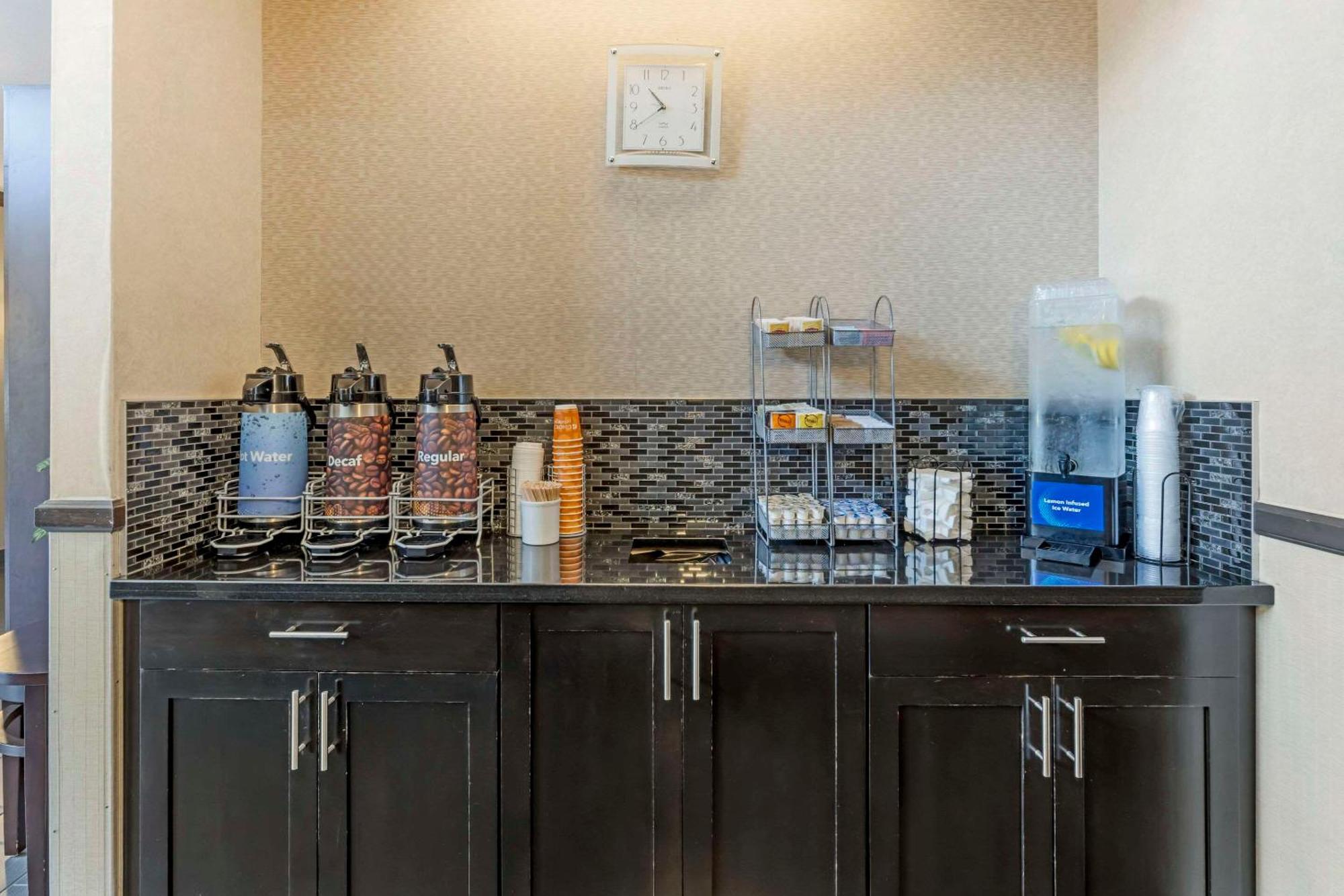 Comfort Suites Near Vancouver Mall Luaran gambar