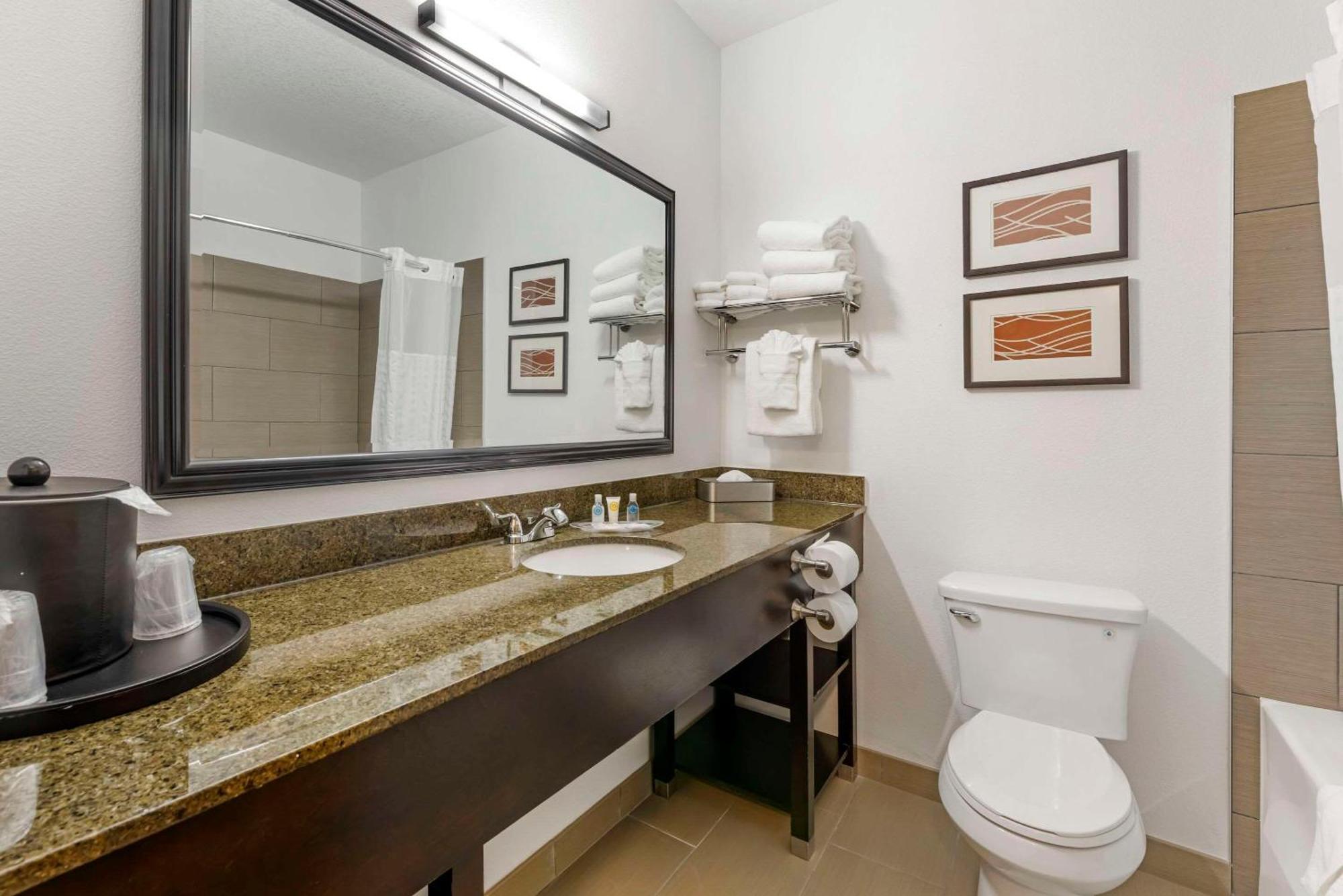 Comfort Suites Near Vancouver Mall Luaran gambar