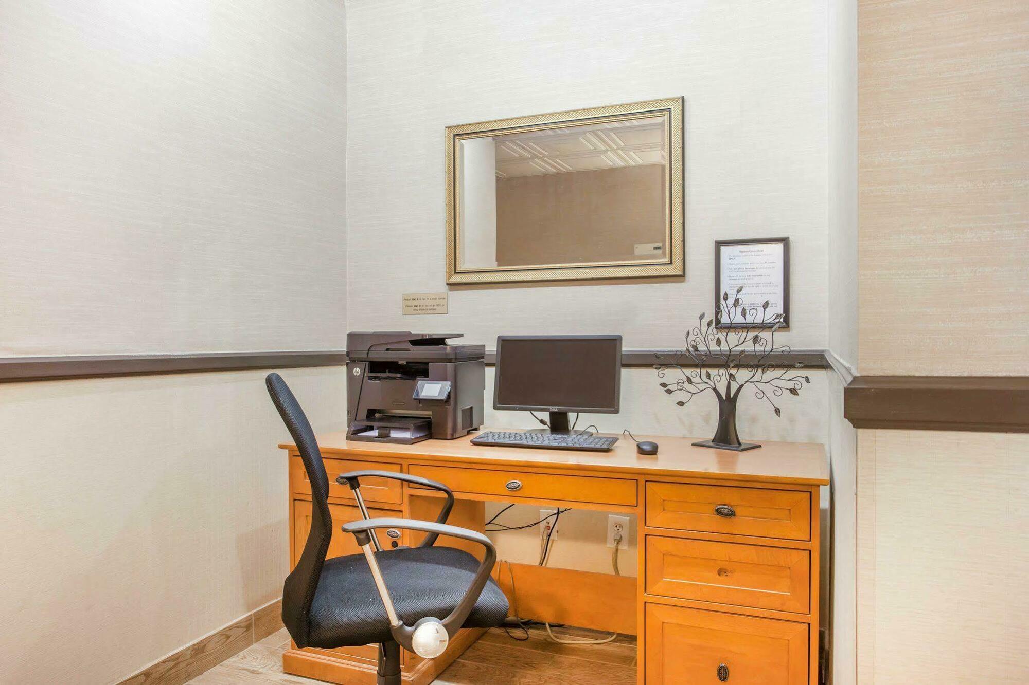Comfort Suites Near Vancouver Mall Luaran gambar